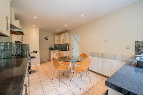 21 Alpine Road, Rushden, NN10 9RJ