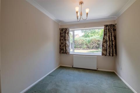 21 Alpine Road, Rushden, NN10 9RJ