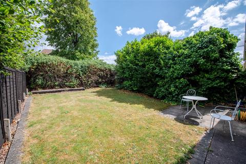 21 Alpine Road, Rushden, NN10 9RJ
