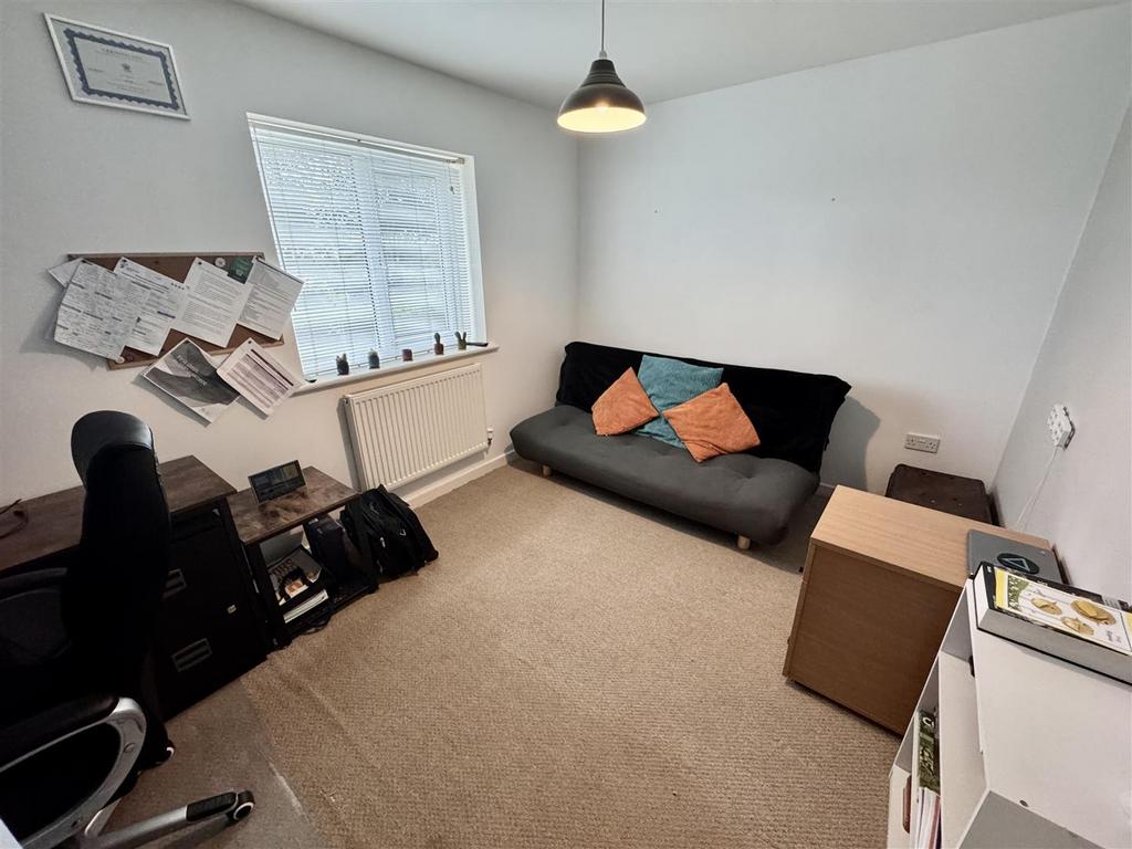 Office/Bedroom 5