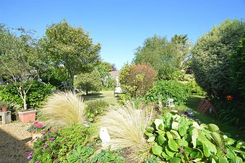 4 bedroom detached house for sale, IDEAL FAMILY HOME * SHANKLIN