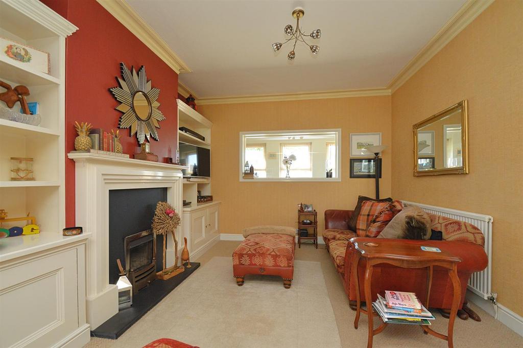 Resized Lounge2.jpg