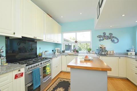 4 bedroom detached house for sale, IDEAL FAMILY HOME * SHANKLIN