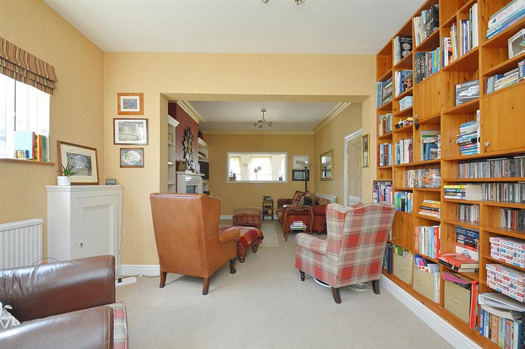 Resized Lounge4.jpg