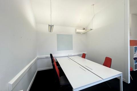 Office to rent, Callow Hl Brinkworth SN15 5FD