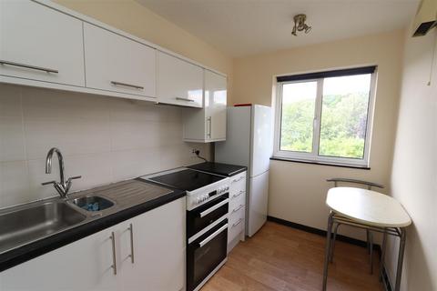 1 bedroom apartment for sale, Barnston Way, Hutton Poplars, Brentwood