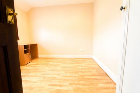 1 bedroom in a house share to rent, Dunley Drive, New Addington, CR0