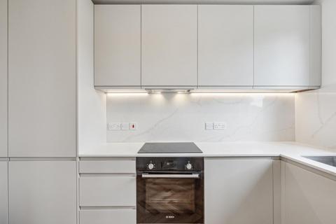 2 bedroom penthouse to rent, Just off Chiswick High Road, Central Chiswick, W4