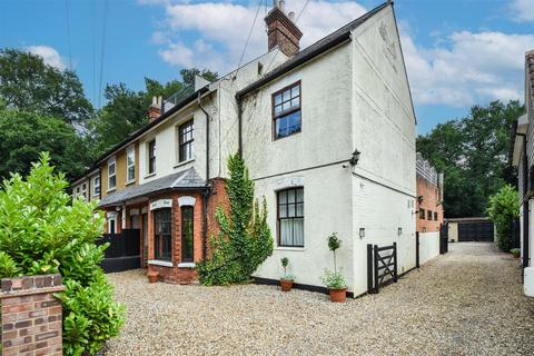 4 bedroom semi-detached house for sale, Ongar Road, Kelvedon Hatch, Brentwood