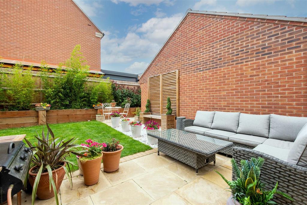 6 nowell close-low-9.jpg