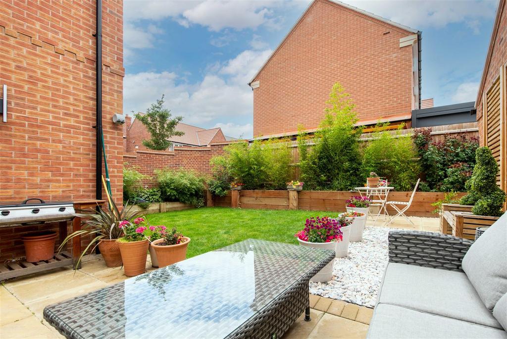 6 nowell close-low-10.jpg