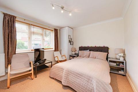 2 bedroom flat for sale, Audley Road, London W5