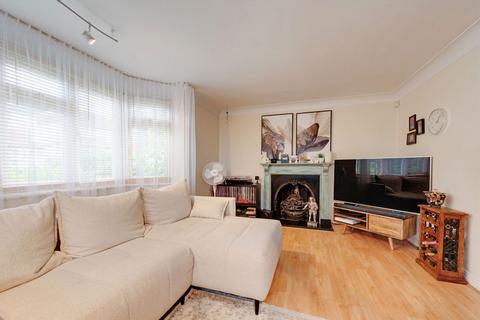 2 bedroom flat for sale, Audley Road, London W5