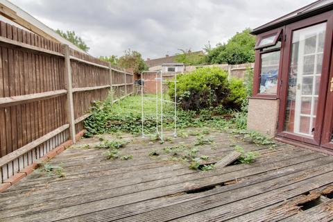 1 bedroom in a house share to rent, Dunley Drive, New Addington, CR0