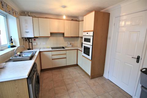 3 bedroom semi-detached house to rent, Maple Drive, Taverham NR8