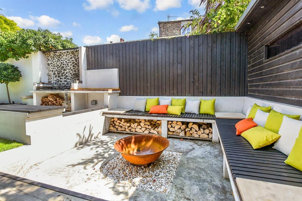 Patio / Decking