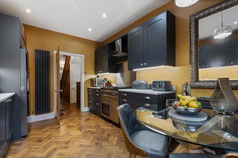 4 bedroom terraced house for sale, Victoria Crescent, Barnsley