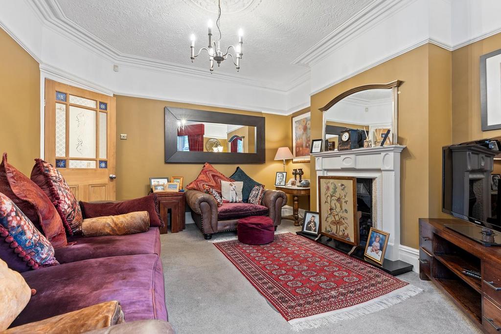 29 Victoria Crescent, Barnsley 05 297.jpg