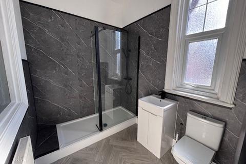 8 bedroom terraced house to rent, Burn Park Road, Sunderland, SR2