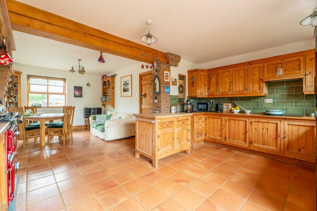 Dining &amp; Breakfast Kitchen