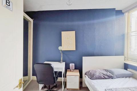 2 bedroom flat to rent, 3A Kenway Road LONDON SW5 0RP