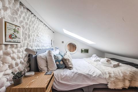 undefined, A Charming Chain Free Coastal Hideaway in the Heart of Blakeney