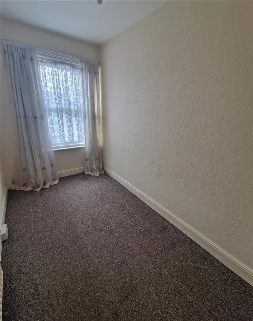 Bedroom 2 39a.jpg