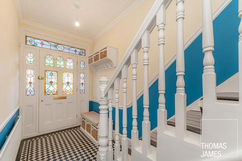 4 bedroom terraced house for sale, Belsize Avenue, London, N13