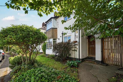 19a Grove Close, Kingston Upon Thames, KT1 2SS