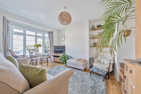 19a Grove Close, Kingston Upon Thames, KT1 2SS
