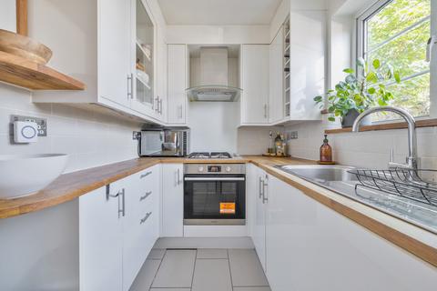 19a Grove Close, Kingston Upon Thames, KT1 2SS