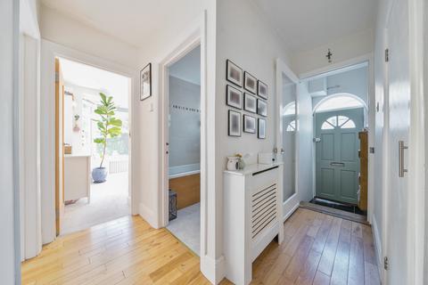 19a Grove Close, Kingston Upon Thames, KT1 2SS
