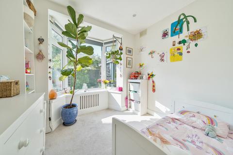 19a Grove Close, Kingston Upon Thames, KT1 2SS