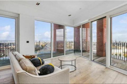 3 bedroom apartment to rent, Keybridge Tower, London, SW8