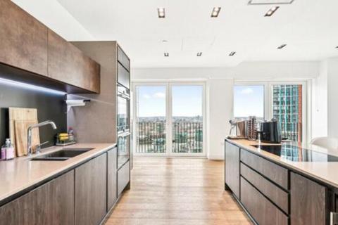 3 bedroom apartment to rent, Keybridge Tower, London, SW8