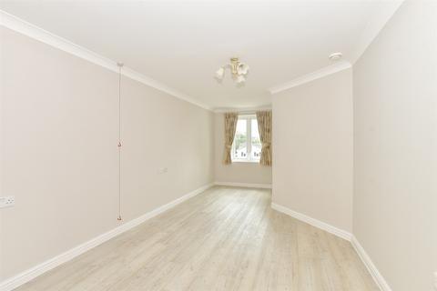 1 bedroom ground floor flat for sale, Grange Road, Uckfield, East Sussex