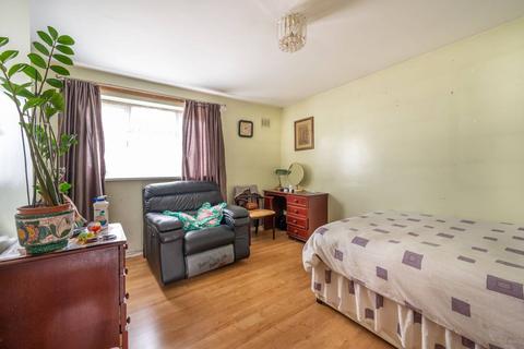 undefined, Gurney Close, Stratford, London, E15