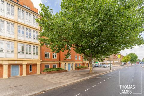2 bedroom flat for sale, High Road, London, N12
