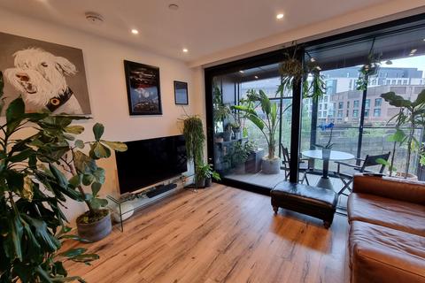 Studio to rent, 27 Albert Embankment, London SE1
