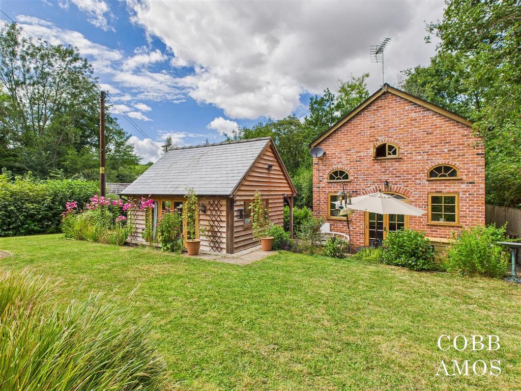 CAM02803 G0-PR0212-STILL004.jpg