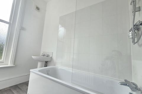 1 bedroom flat to rent, Bromley Road, London SE6