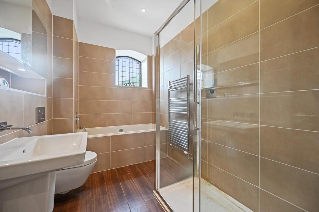 RCTEC- Flat 1, 2 Havana Drive- bedroom B, ensuite