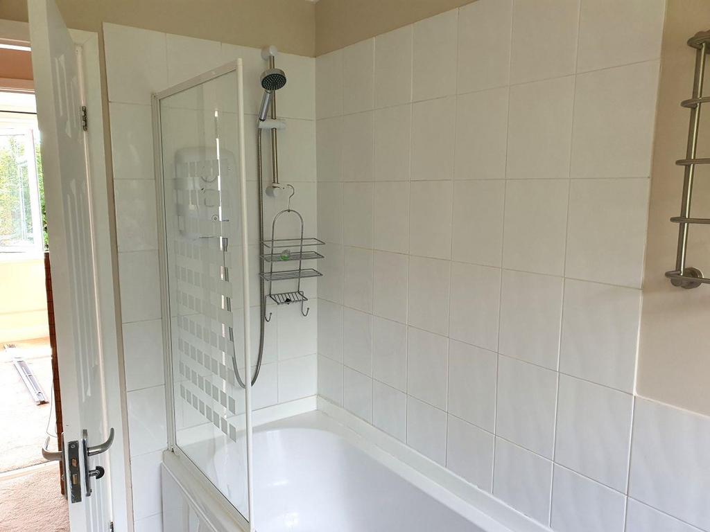 Bathroom to door.jpg
