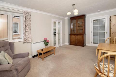 2 bedroom flat for sale, Den Crescent, Royal Court, TQ14
