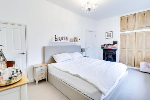 3 bedroom terraced house for sale, Sunnybank Avenue, Horsforth, Leeds, West Yorkshire, LS18