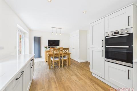 4 bedroom detached house for sale, Maes Helyg, Llangollen