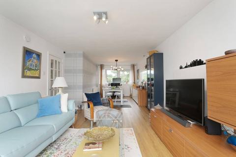 2 bedroom flat for sale, 26/9 Avon Road, Cramond, Edinburgh, EH4 6RD