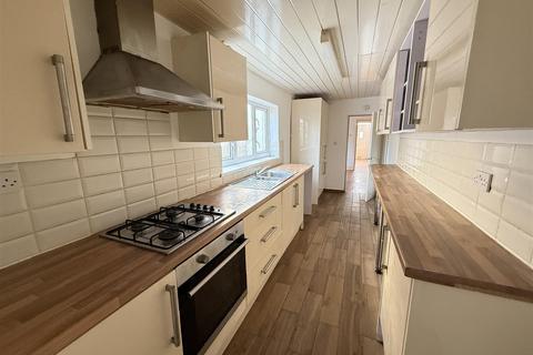 3 bedroom terraced house for sale, Victoria Street., Burton On Trent DE14