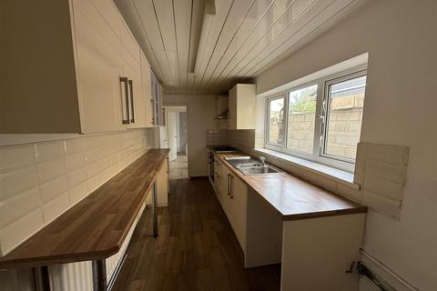 3 bedroom terraced house for sale, Victoria Street., Burton On Trent DE14