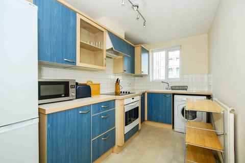 2 bedroom flat to rent, READING, GRANTLEY HEIGHTS